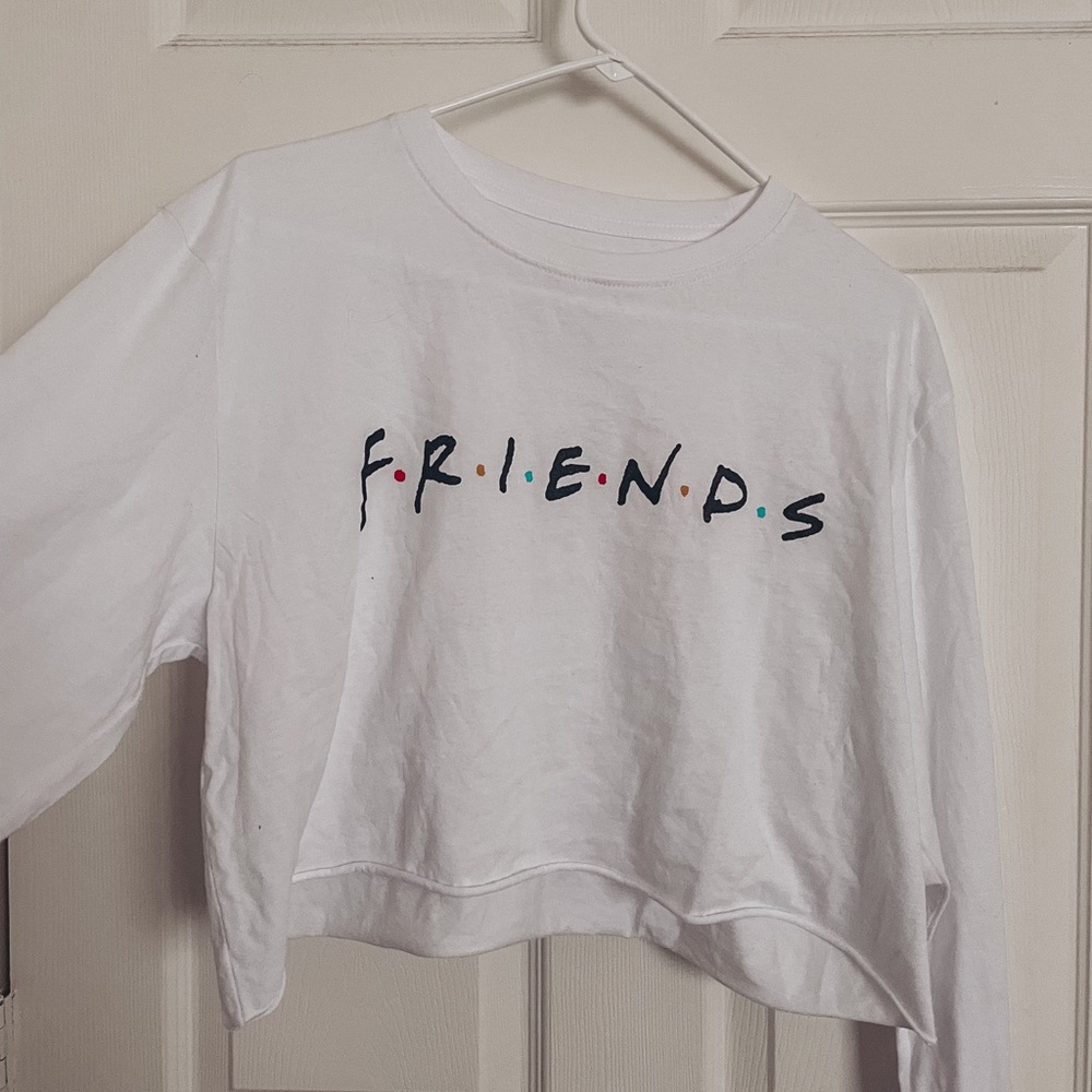 Oversized cropped friends shirt